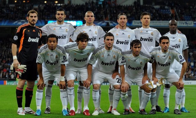 TA：FIFA在卖世界杯期间的停车证，价格是每场75至175美元（TA：FIFA向世界杯球迷出售停车许可，每场收费75至175美元）