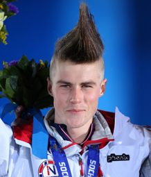 TA：阿森纳真正的隐患集中于防线；维拉的阵容几乎没容错空间（TA：阿森纳的薄弱点在防线；维拉阵容几乎无容错余地）