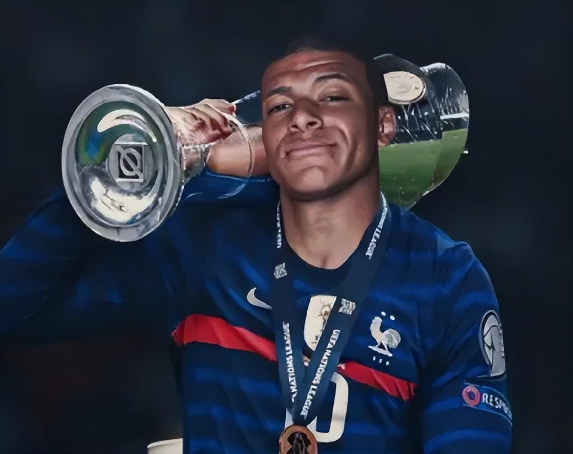 西蒙尼：勒诺尔芒训练表现很好，不会对阿尔瓦雷斯有特殊要求（西蒙尼：勒诺尔芒训练状态出色，不会对阿尔瓦雷斯另设要求）