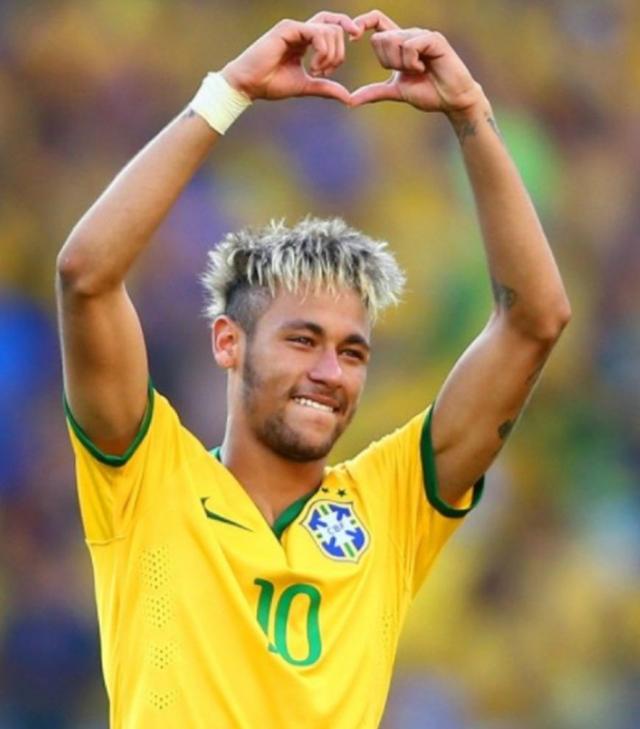 2025普斯卡什候选：赖斯十分角任意球、亚马尔加泰德比圆月弯刀（2025普斯卡什奖候选：赖斯极小角度任意球，亚马尔加泰德比弧线破门）