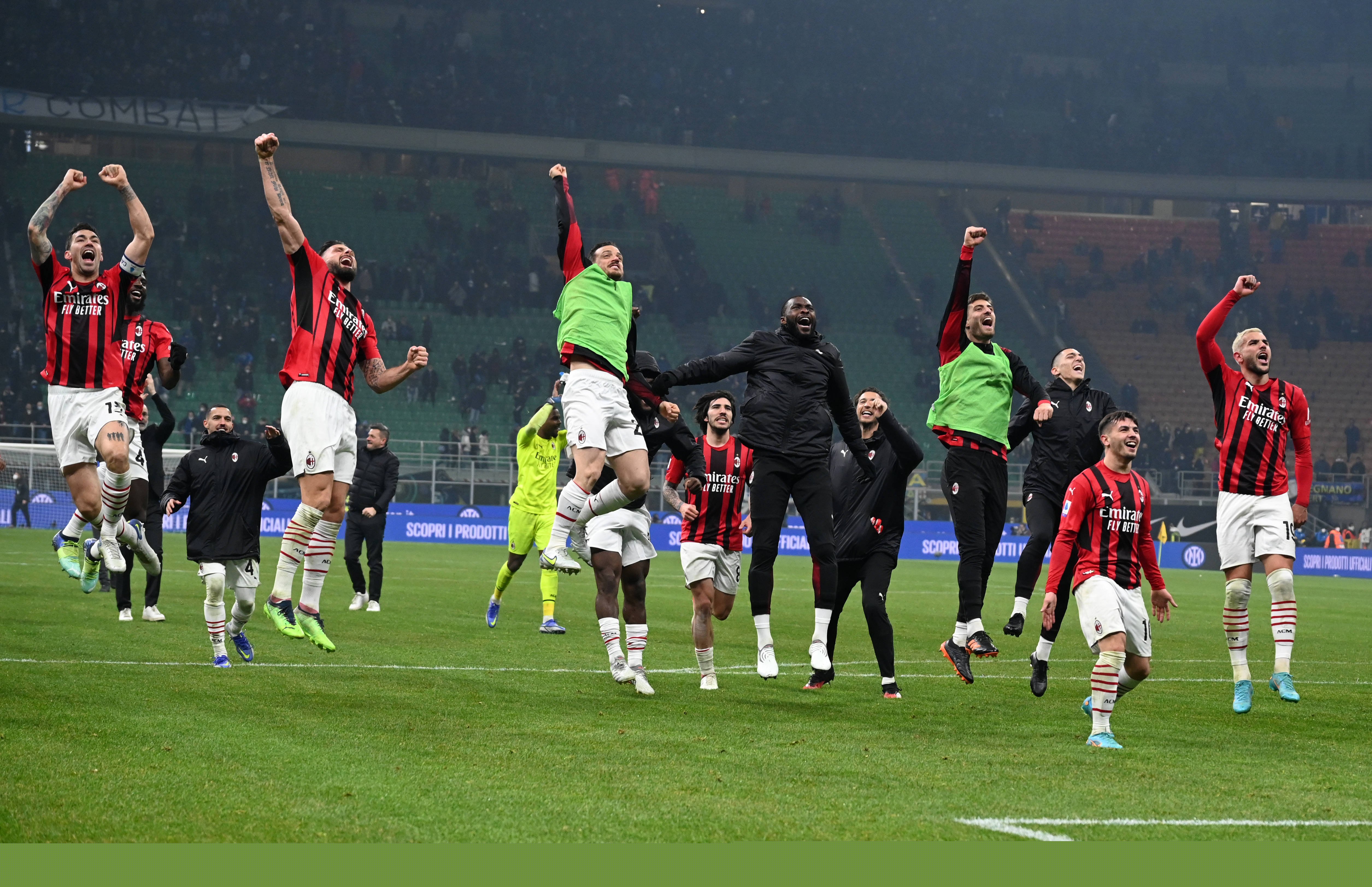 RMC：巴黎的大巴车比赛当晚在毕尔巴鄂市中心遭到石块袭击（RMC称：比赛当晚，巴黎队大巴在毕尔巴鄂市中心遭投石袭击）