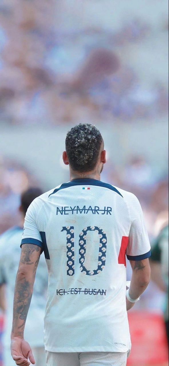 王者回归！博格巴雨中亮相法甲，过去816天他经历了什么？（博格巴雨中重返法甲：阔别816天，他经历了什么？）