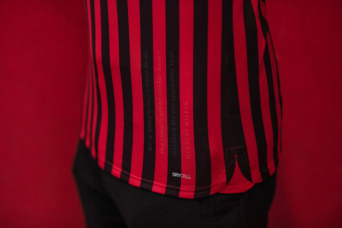 意甲真是欧洲球星的养老胜地。罗哥吃亏就吃亏在去的...（意甲俨然成了欧洲球星的晚年驿站，罗哥吃亏就输在这一步）