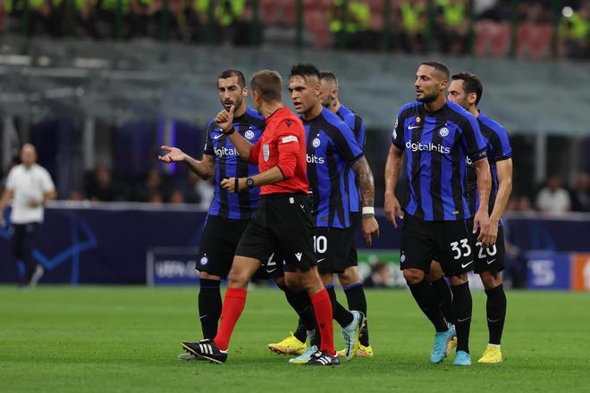 莫雷托：罗马正与曼奇尼谈续约，预计续到2030或2031年（莫雷托：罗马与曼奇尼商谈续约，合同预计延长至2030或2031年）