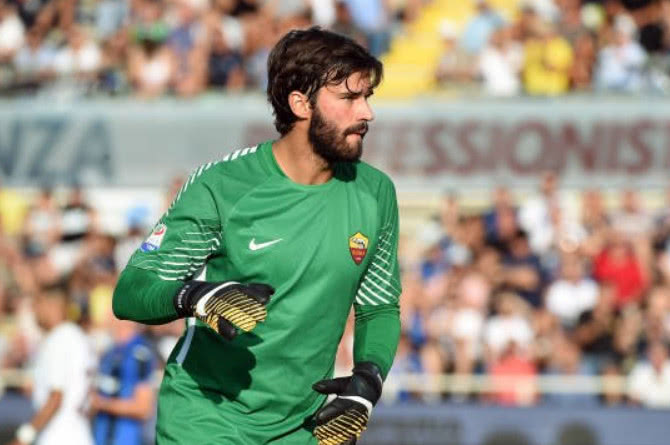 卡洛斯：C罗是所有球员的榜样；相比小罗我更爱去大罗的派对（卡洛斯：C罗堪称球员标杆；相比小罗，我更爱参加大罗的派对）